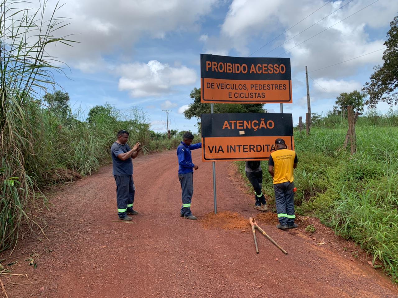 Passagem clandestina sobre barragem na região Norte de Palmas é interditada em função de risco de desabamento