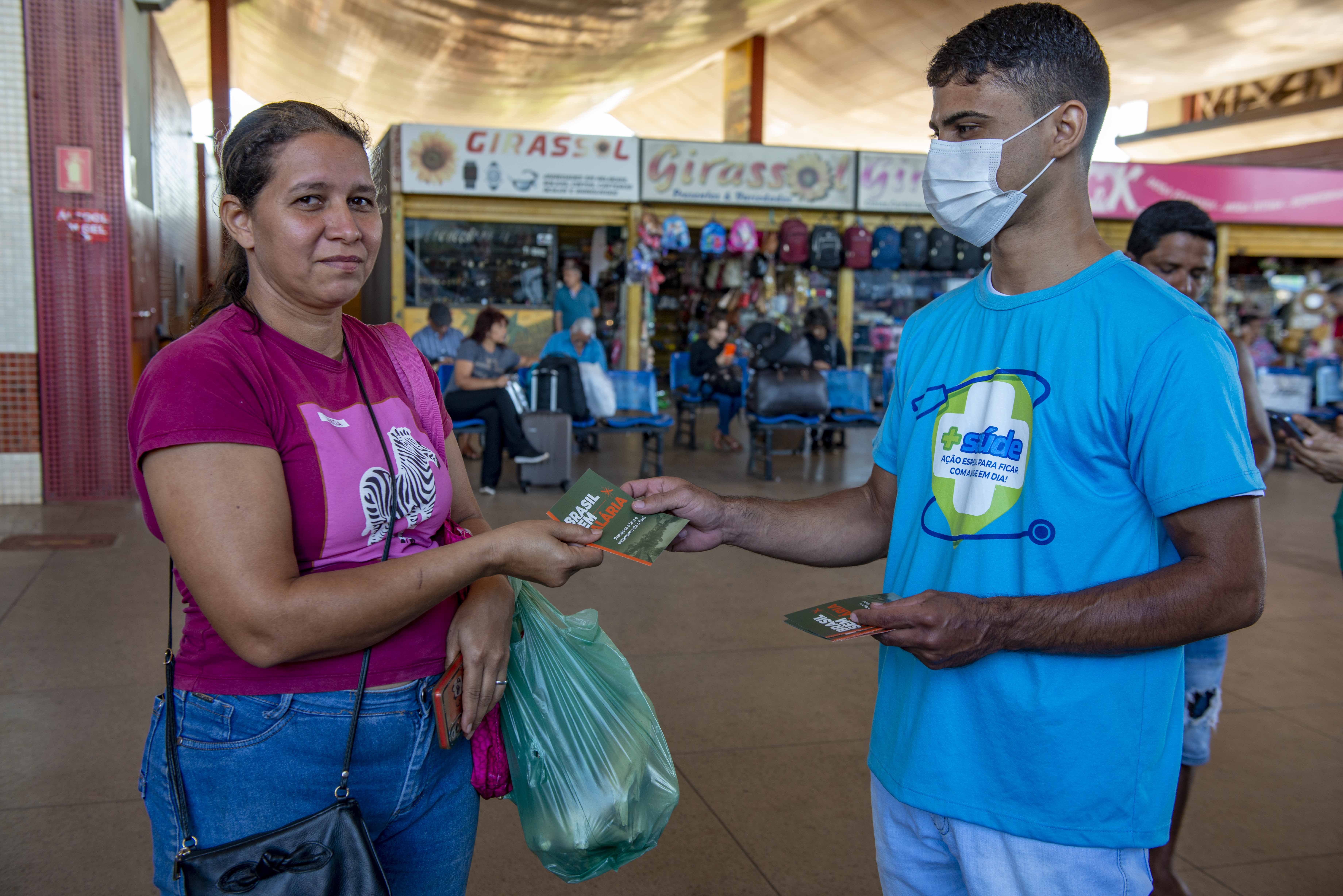 Semus promove atividade de prevenção à malária em Terminal Rodoviário de Palmas