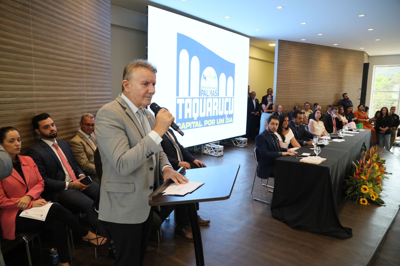 Prefeito reforça união institucional e homenageia pioneiros em Taquaruçu, Capital por um Dia