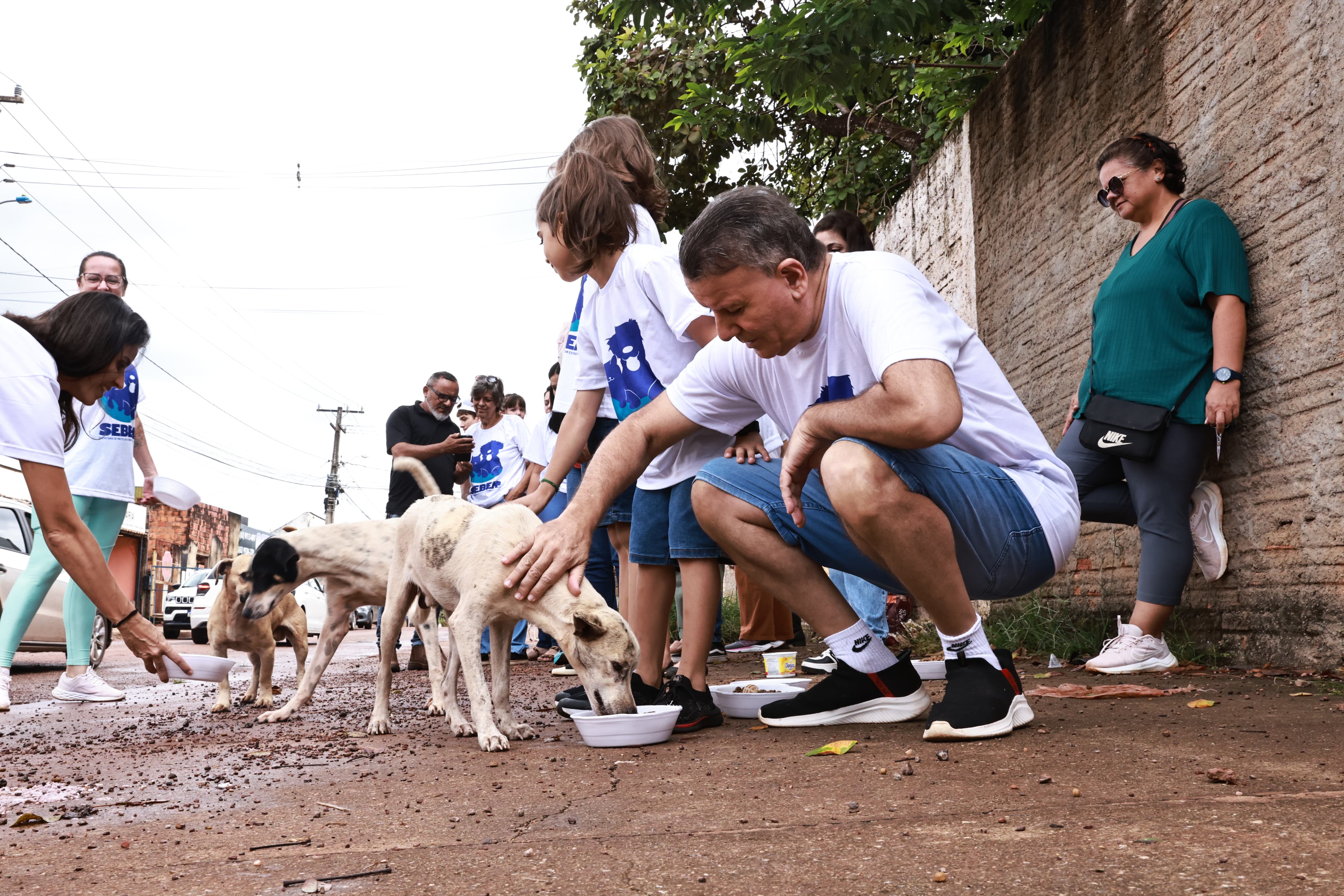Prefeito Eduardo Siqueira Campos participou de toda ação em prol da causa animal