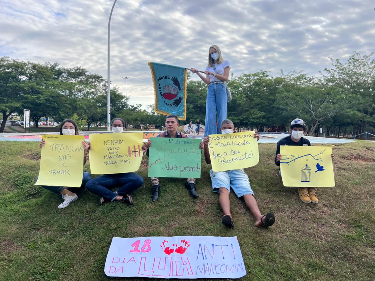Usuários e trabalhadores do CAPS AD de Palmas celebram Dia da Luta Antimanicomial