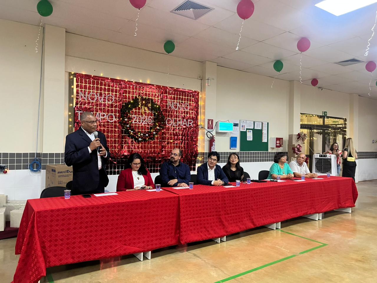 Amilsons Rodrigues parabenizou aos jovens formandos e lembrou que os primeiros colaboradores da empresa Kenerson foram selecionados com apoio dos Cras de Palmas - Foto - Eliene Campelo