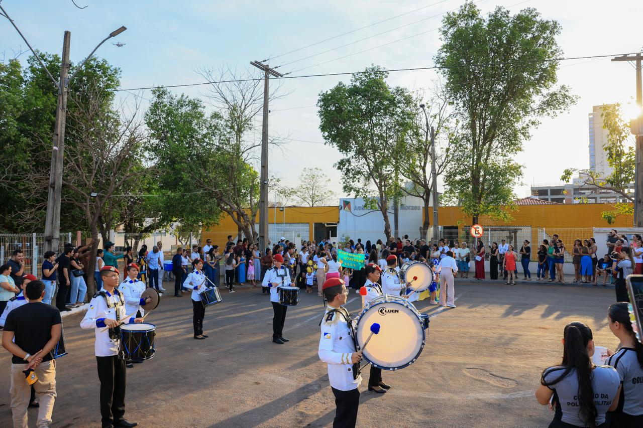 Familiares e comunidade escolar prestigiam primeiro desfile cívico do Cmei Amâncio de Moraes