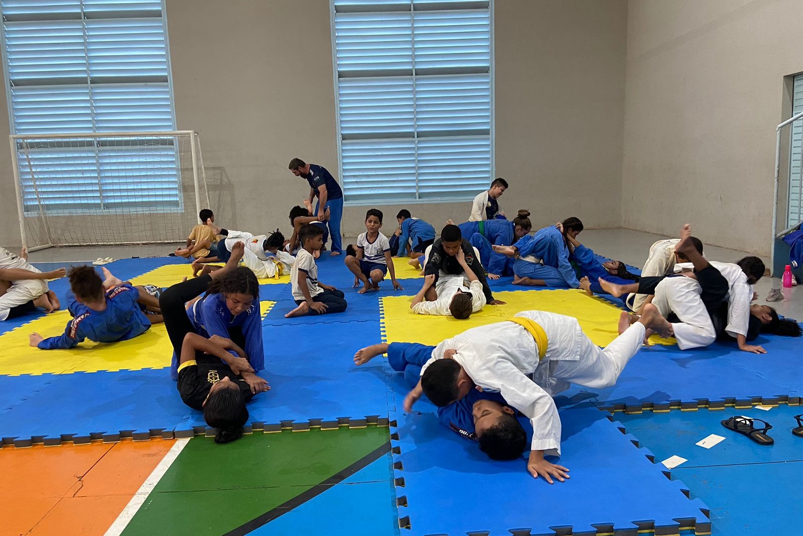 Projeto Compartilhe Amor oferece aulas gratuitas nas áreas do esporte e música