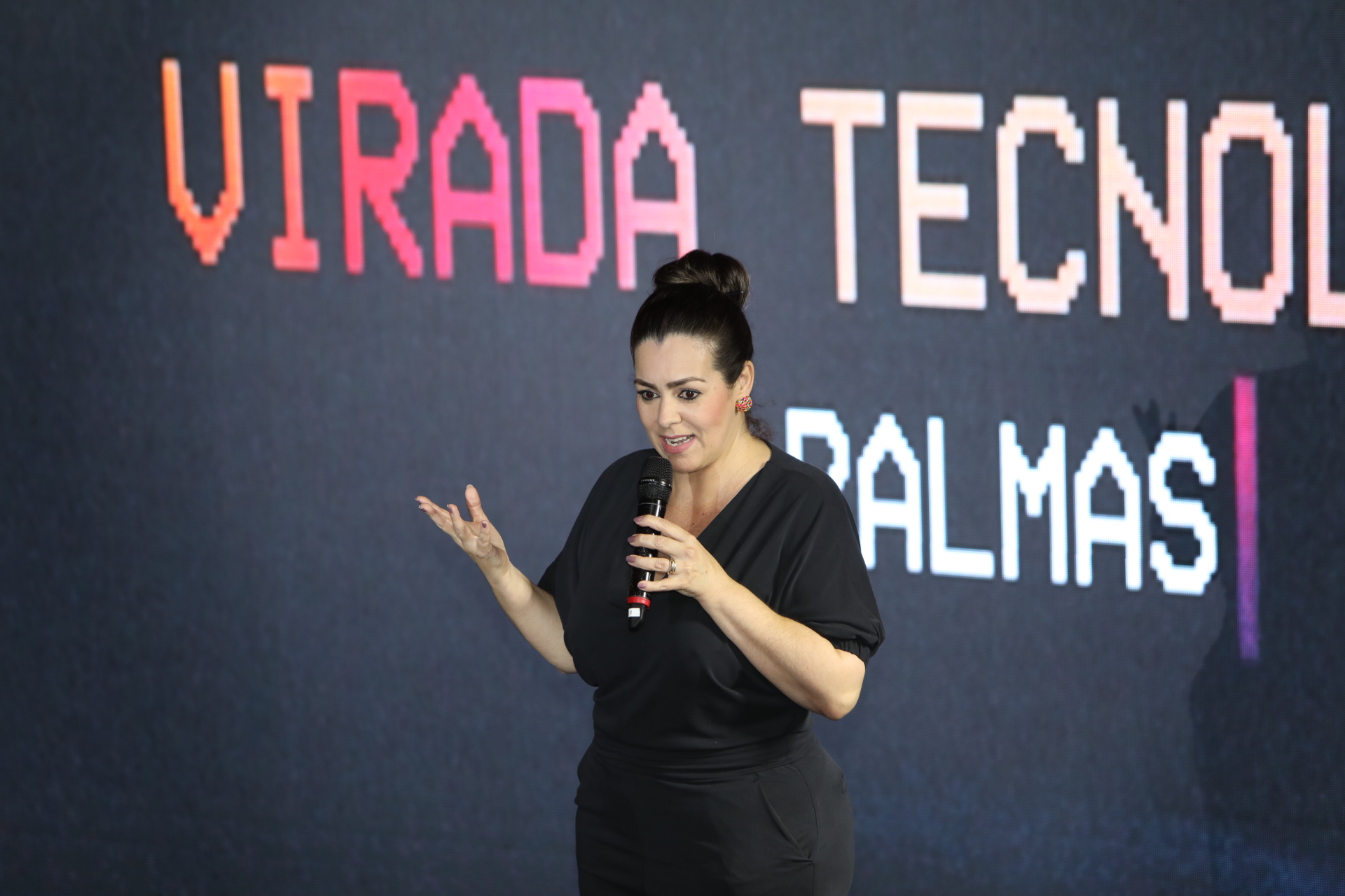 Prefeita Cinthia anuncia novas soluções digitais para Palmas em Virada Tecnológica