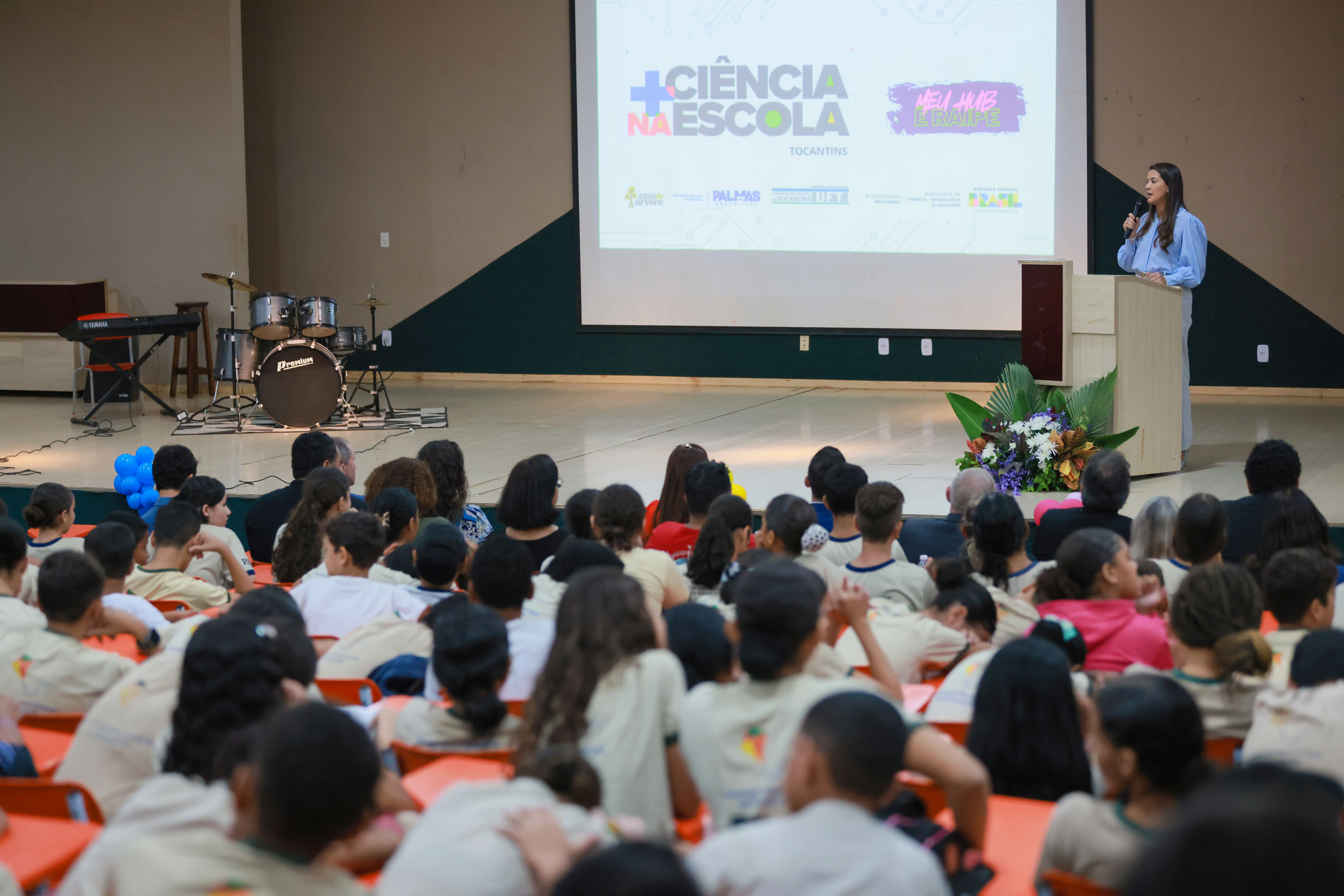 Secretária da Educação Débora Guedes destacou importância do Programa Mais Ciência na Escola