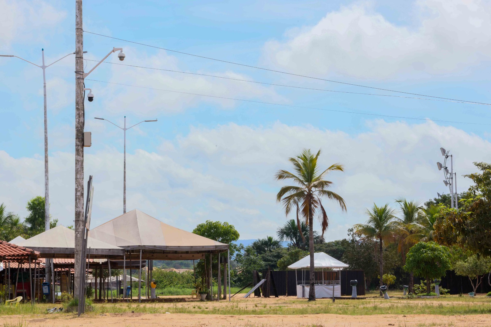 Praia das Arnos recebe câmeras de videomonitoramento em tempo real