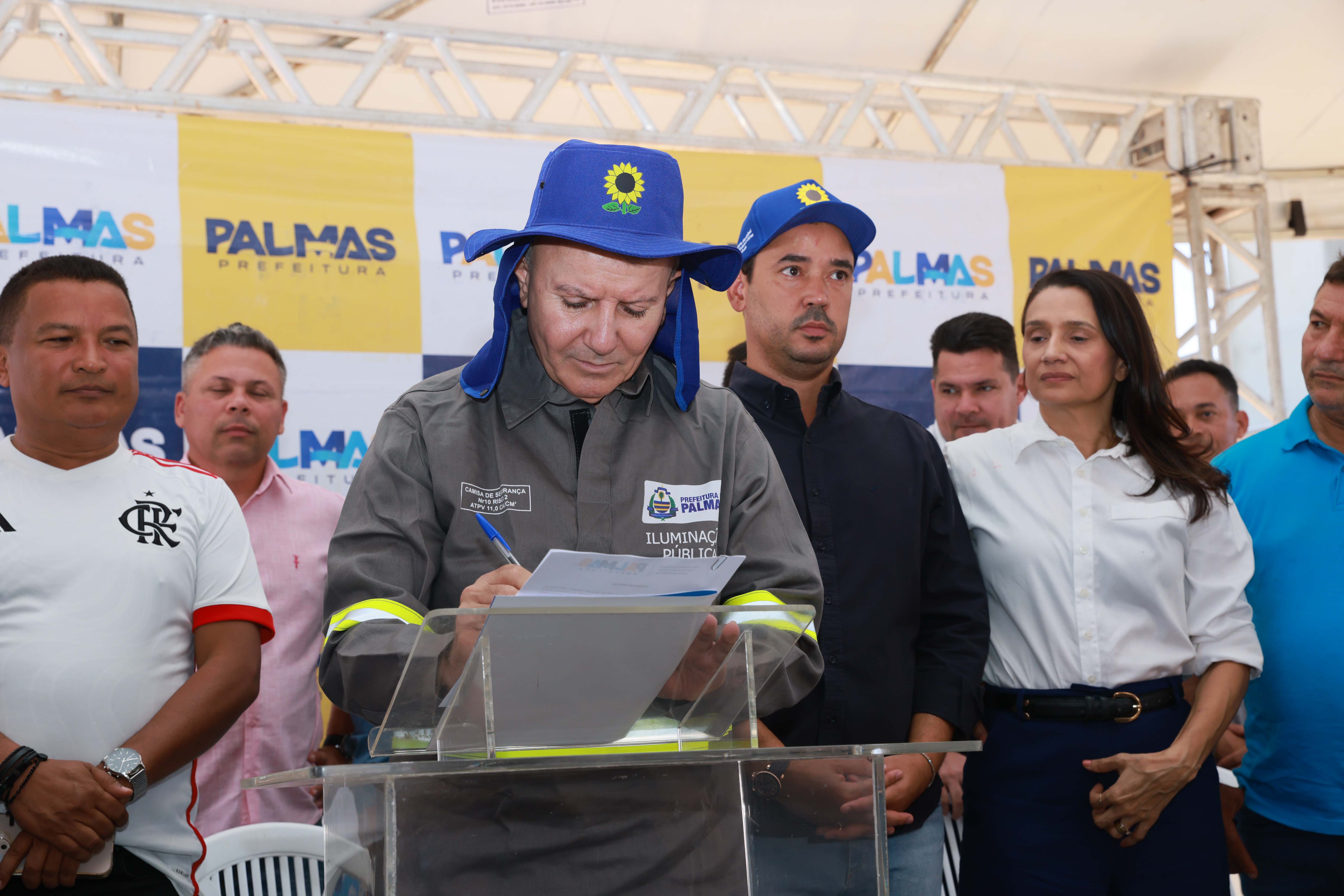 Prefeito Eduardo Siqueira assina ordem de serviço para construção da praça  na 406 Norte (Arne 53)