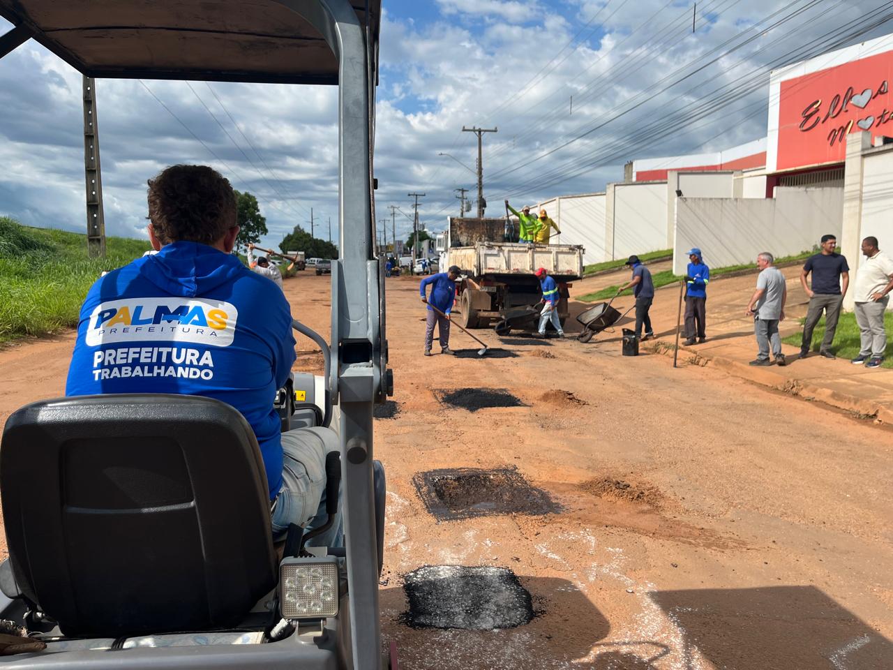 Prefeitura de Palmas inicia serviços para recapeamento na marginal leste da BR-010, em Taquaralto