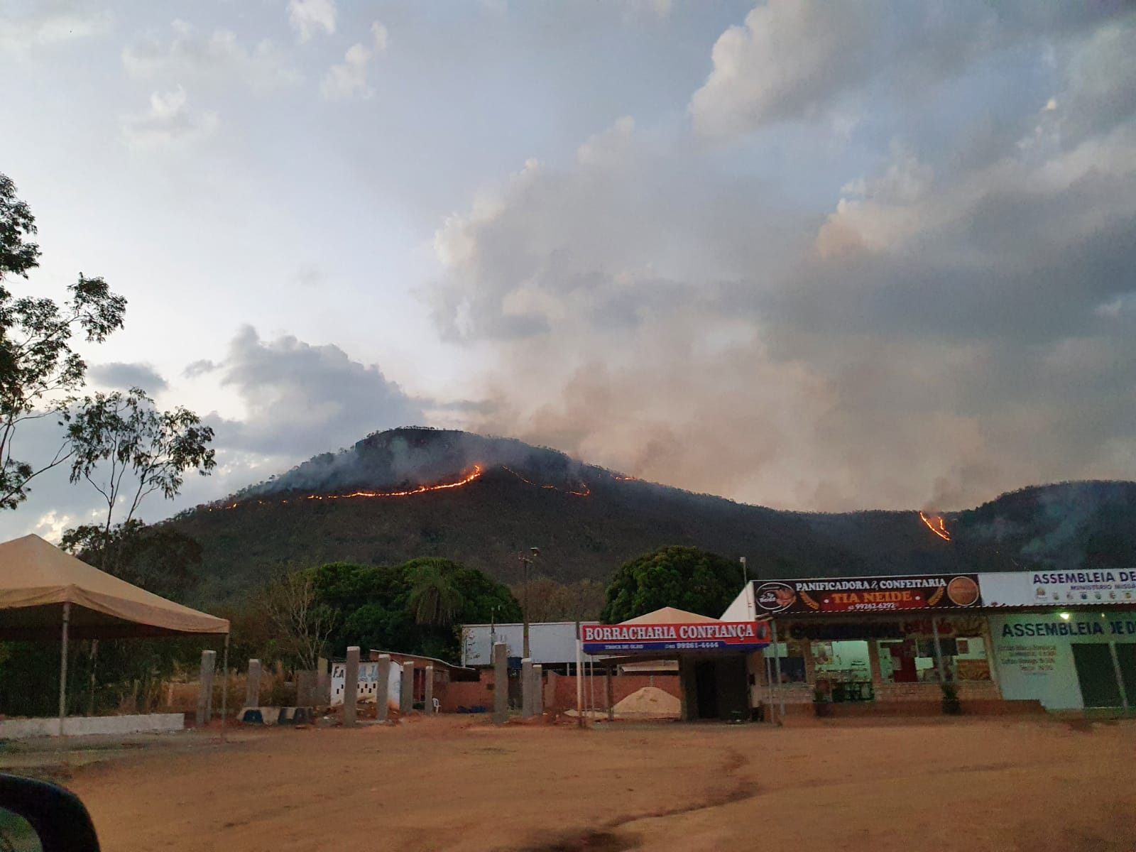 Brigada municipal segue com combate aos focos de incêndio na Serra do Lajeado