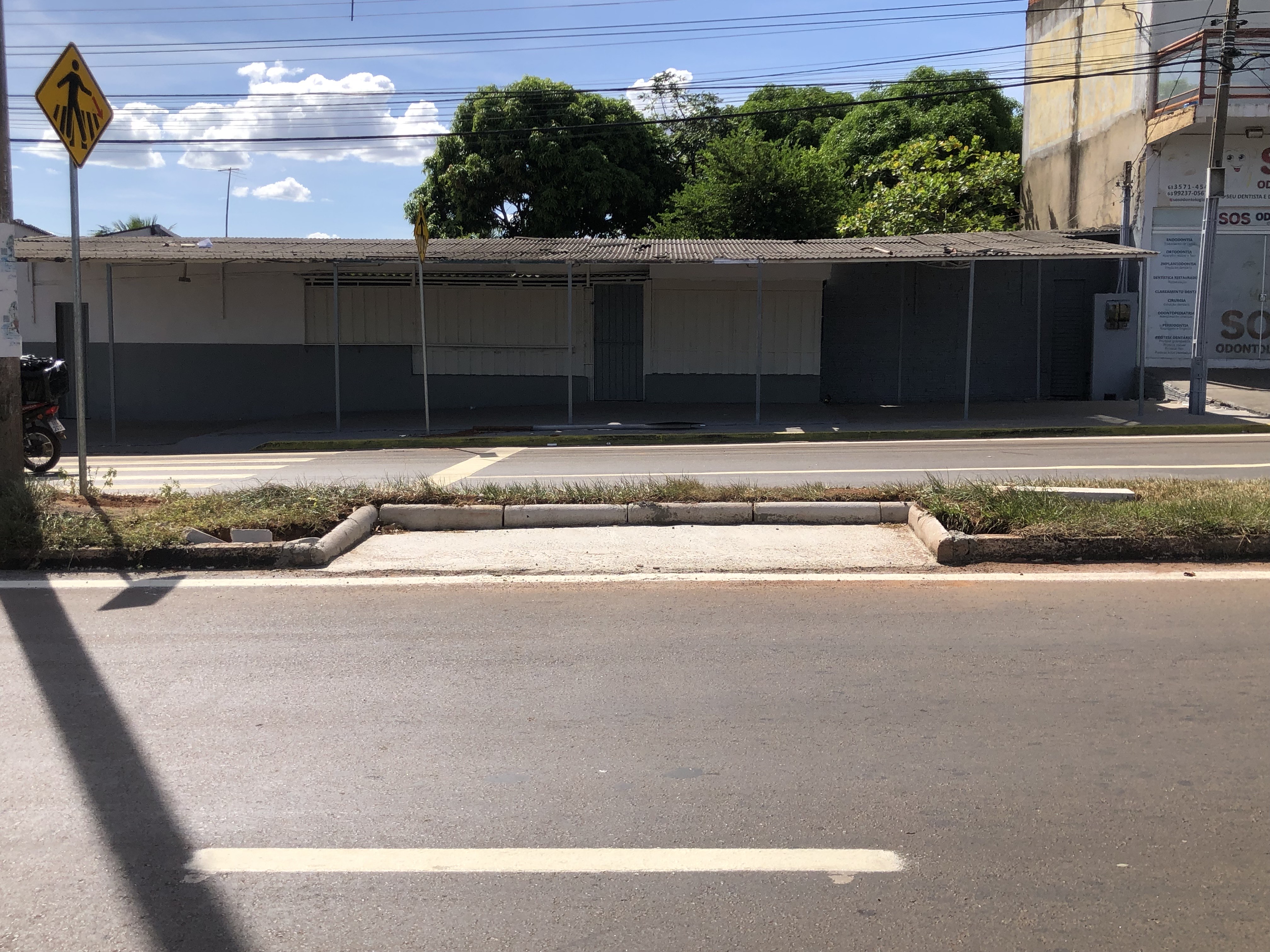 Serviços de implantação de recuo para contêineres no Aureny I