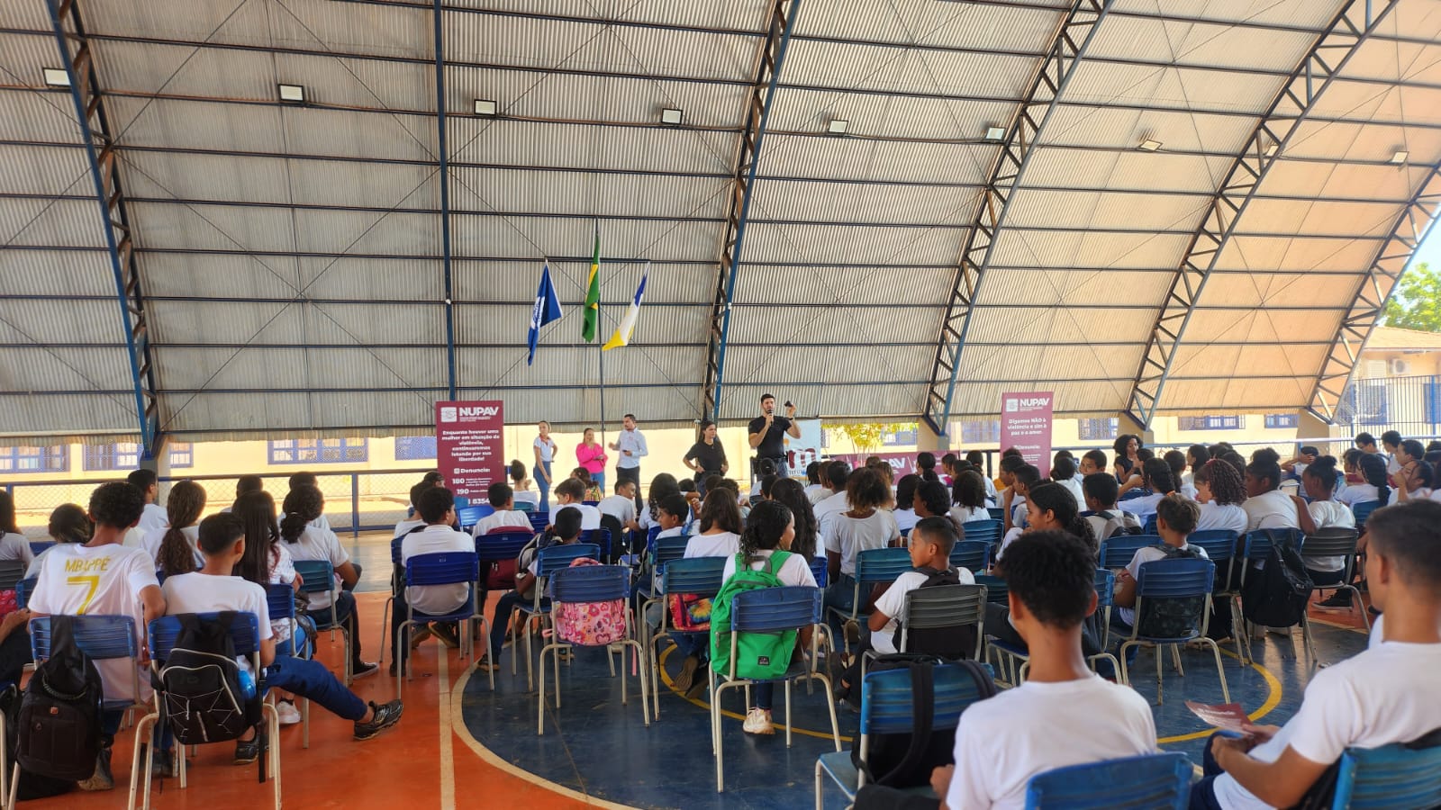 Semus promove ação de conscientização sobre violência contra mulheres e meninas em escola estadual