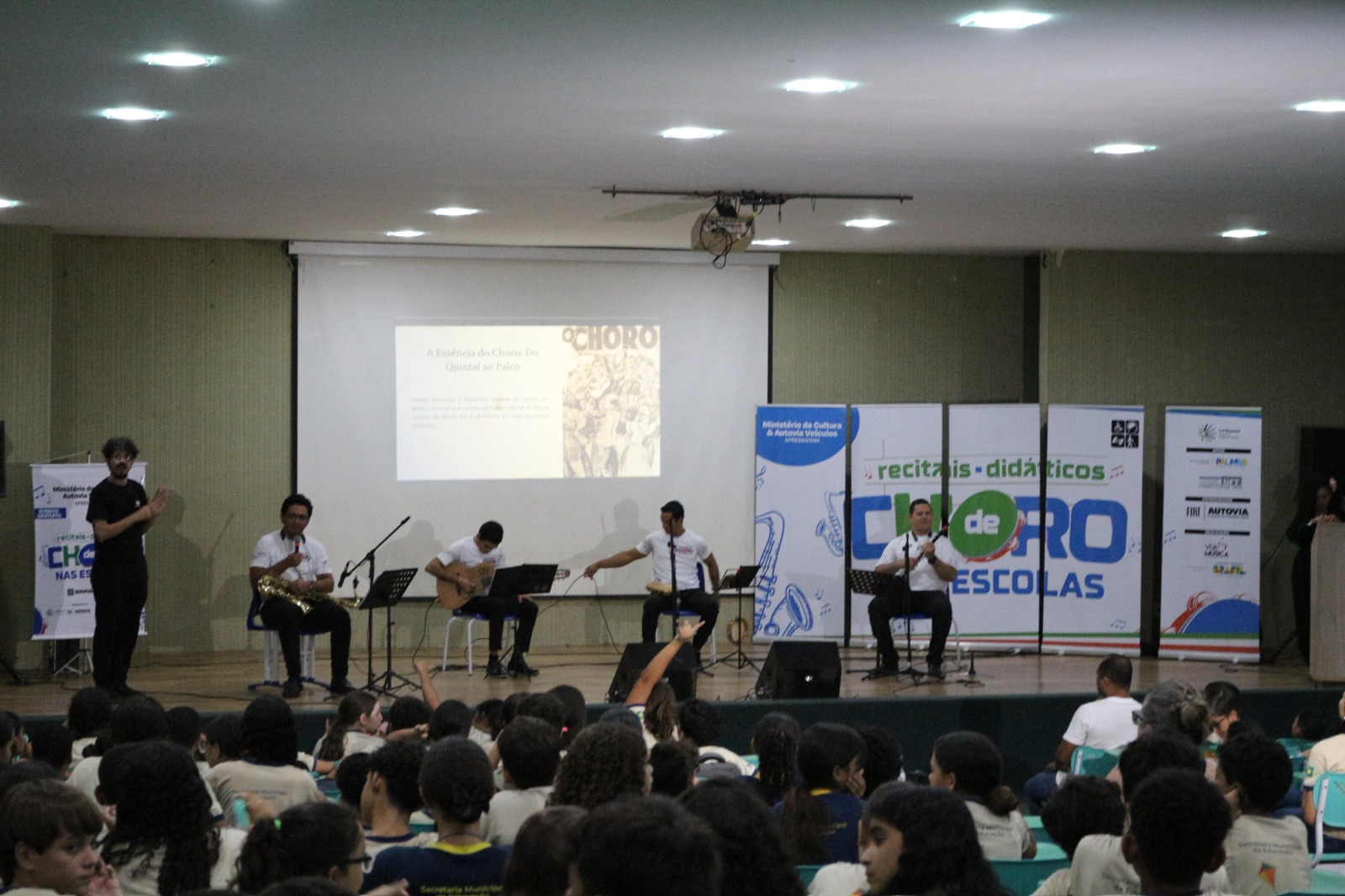 Durante o concerto foram executadas composições clássicas do Choro, incluindo obras de Pixinguinha, figura central desse gênero musical