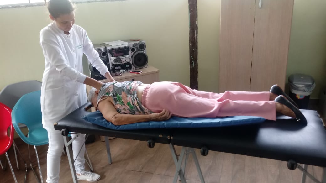 Dia da Mulher é comemorado com massagens e sessões de fisioterapia no Parque da Pessoa Idosa