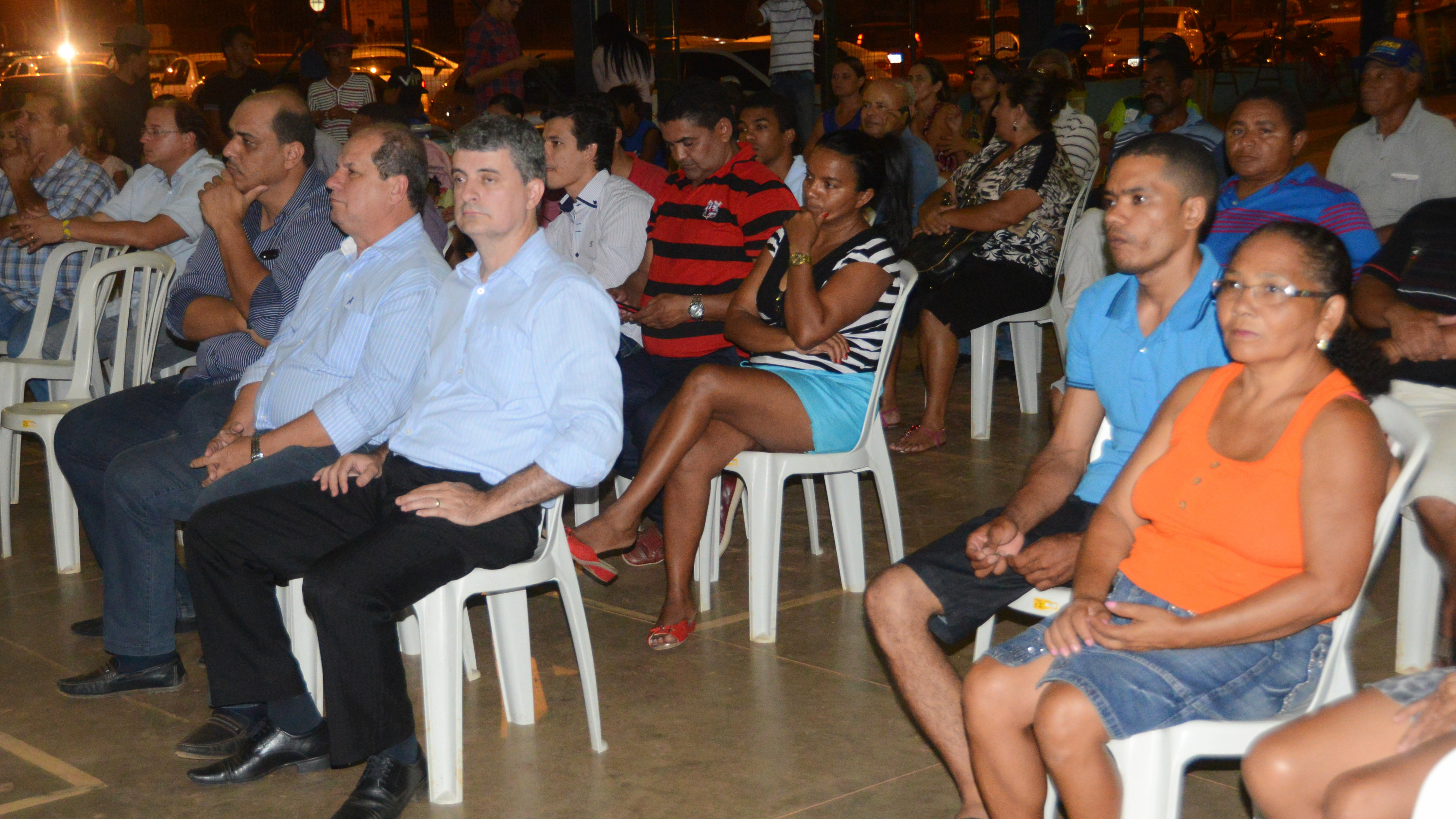 Moradores do setor Jardim Taquari participam de reunião sobre o BRT