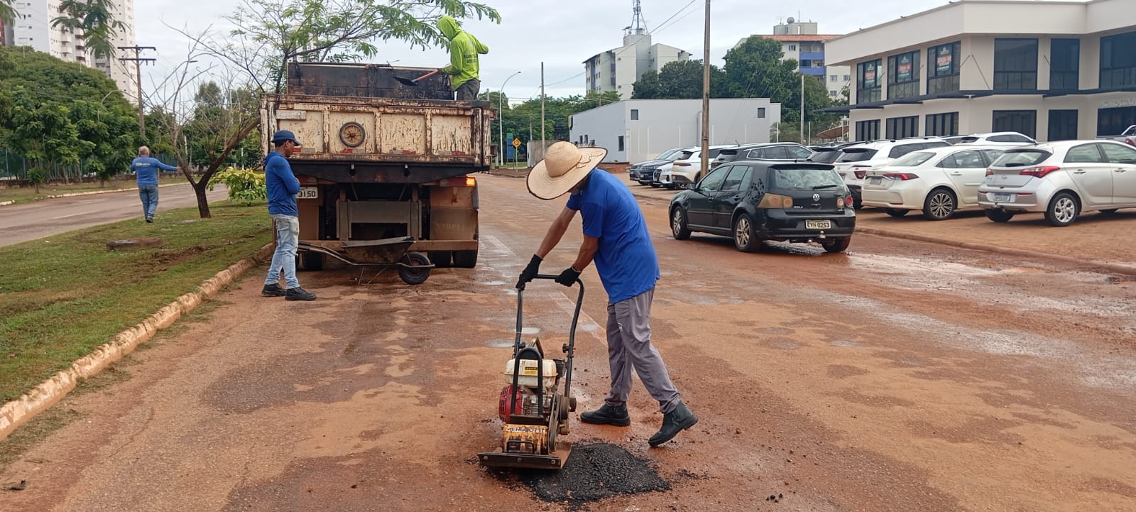 Tapa-buracos na Avenida NS-04
