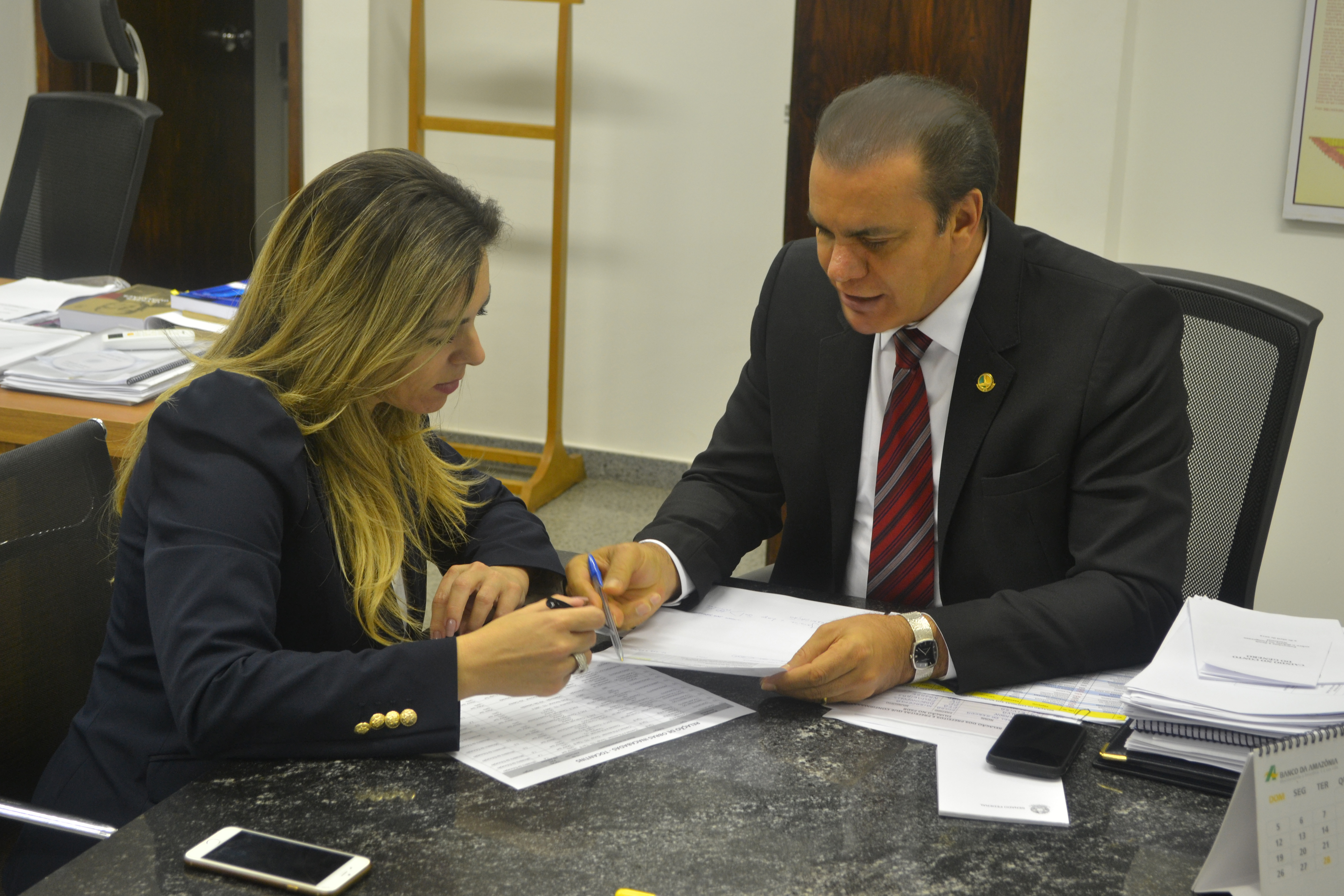 Cinthia Ribeiro garante com senador Ataídes duas mil moradias populares e outros benefícios para Palmas