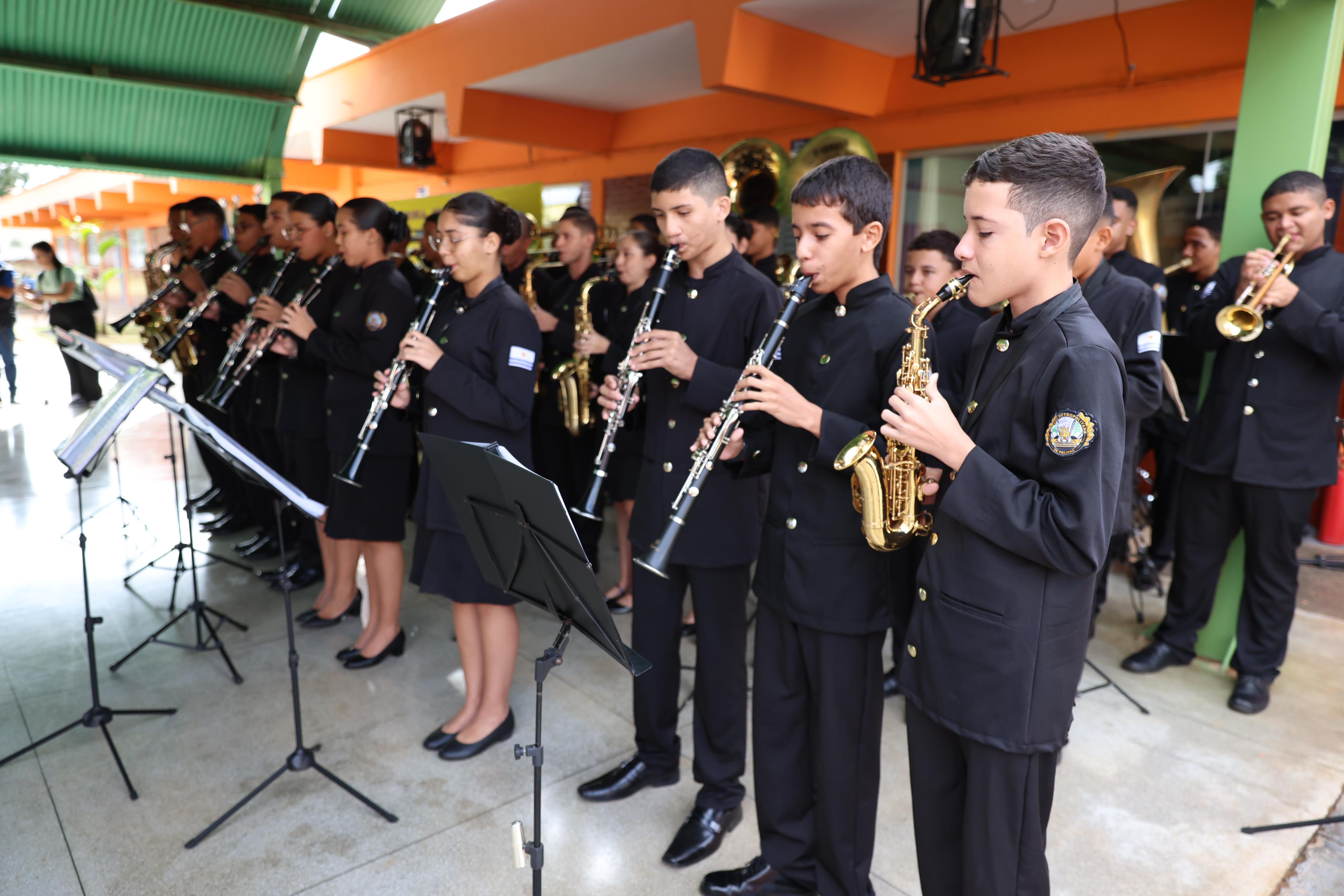 Orquestra Jovem da Guarda Metropolitana de Palmas (GPM) se apresenta em solenidade de abertura do ano letivo