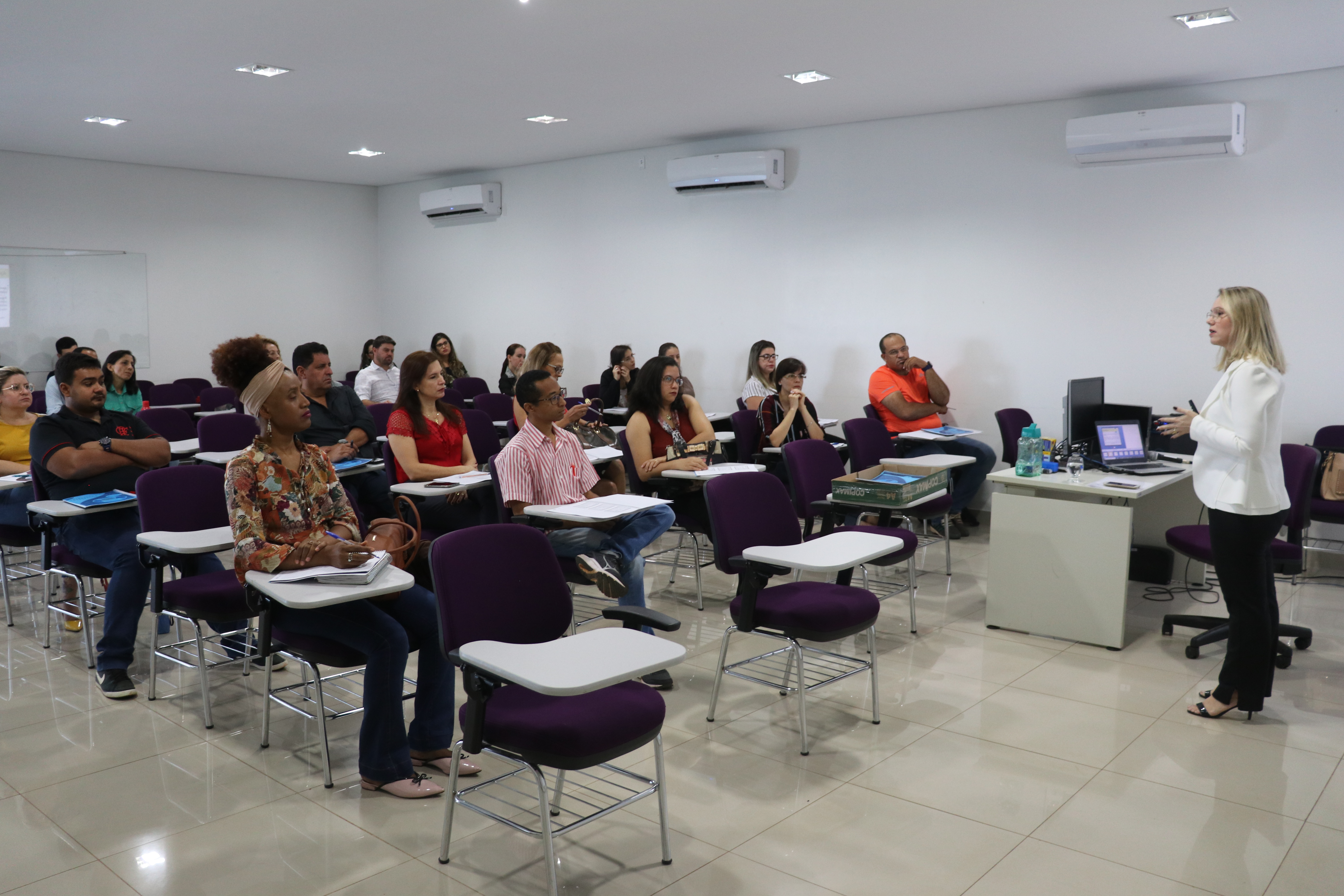 Servidores buscam qualificação para uma maior eficiência nos procedimentos de licitação e contratos