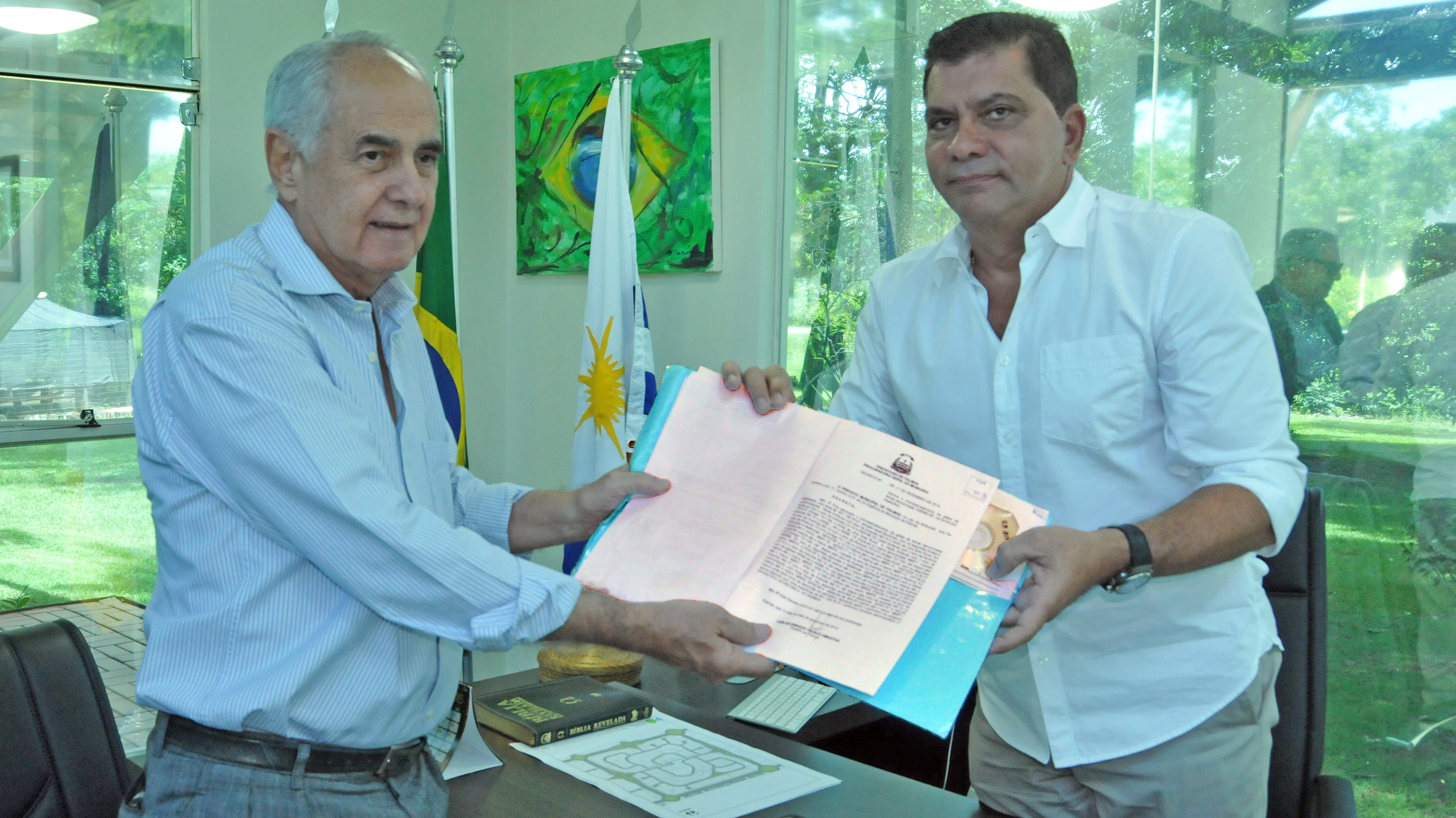 Prefeito assina decreto para regularização do Distrito Industrial Tocantins II