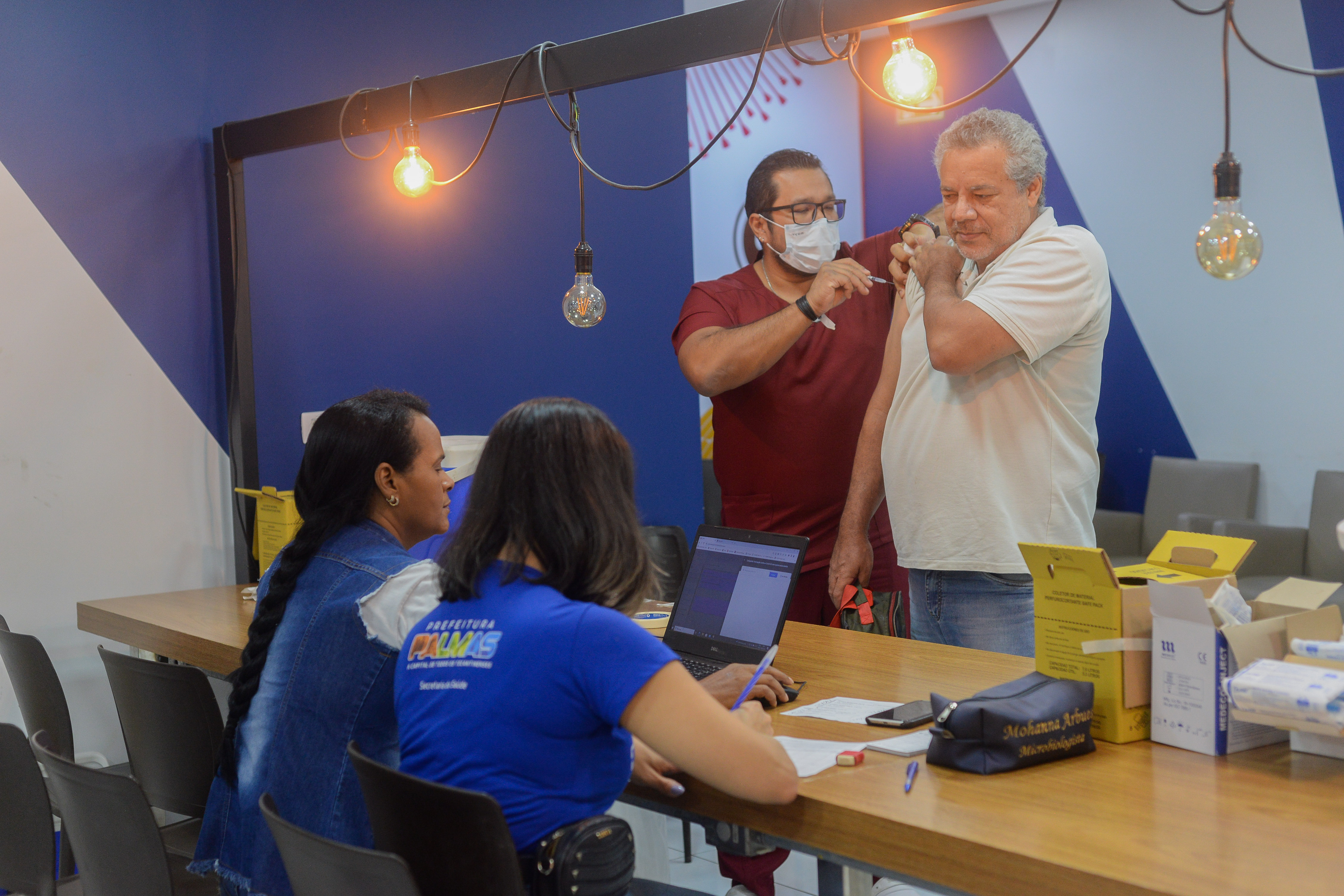 Pfizer bivalente será ofertada em todas as salas de vacina das unidades a partir desta quinta, 30