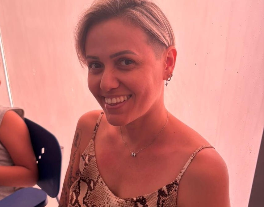 Mãe de um paciente de 8 anos, acompanhado no Caes, Beatriz Lacerda destacou a importância do atendimento integral oferecido no ambulatório