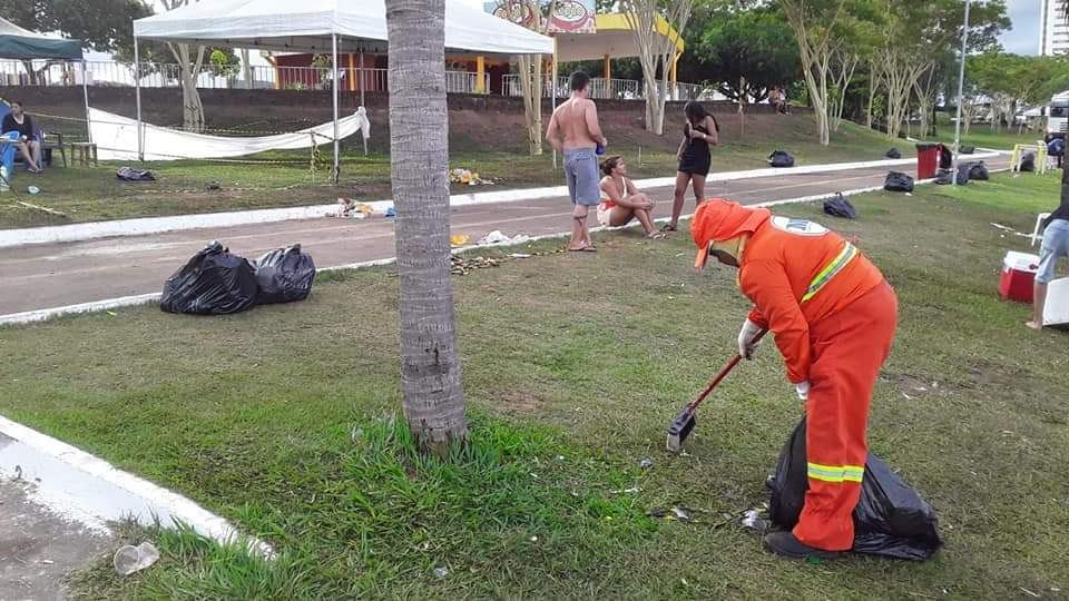 Mais de sete toneladas de lixo foram recolhidas da Praia da Graciosa após festa da virada