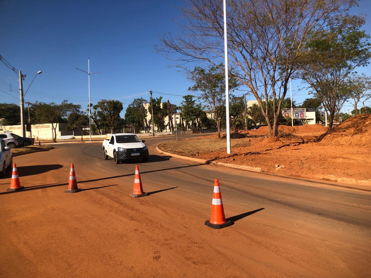 Condutores devem ficar atentos à sinalização no trecho da avenida, que ainda integra o canteiro de obras