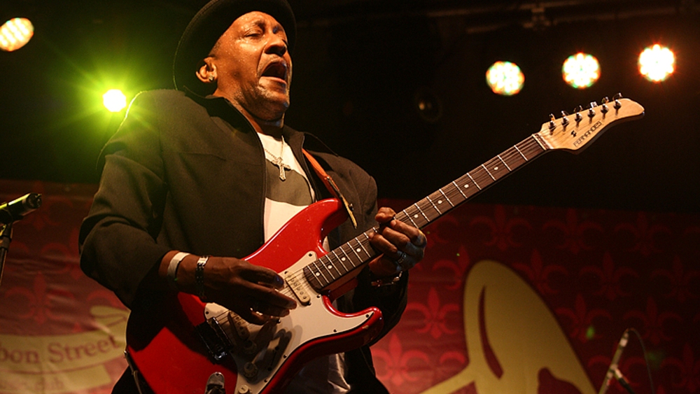 PMC traz Kenny Brown e muitos outros shows gratuitos neste sábado, 18