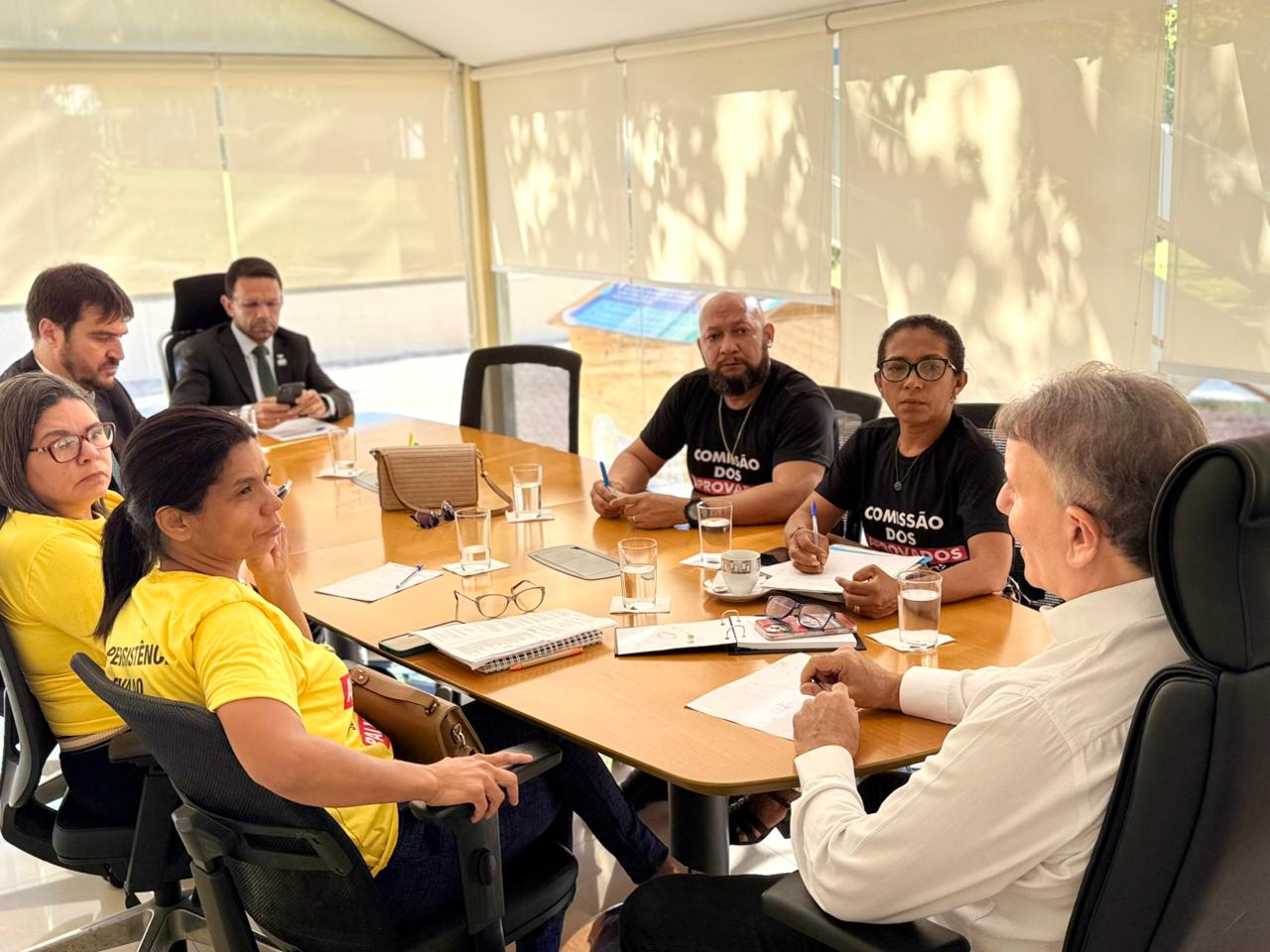 Prefeito Eduardo Siqueira Campos recebe representantes do cadastro de reserva do concurso da Educação