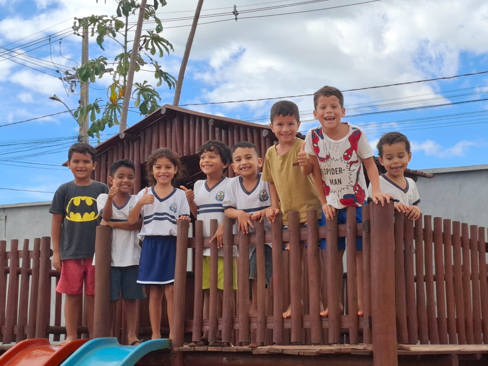 Toda a comunidade da região foi convidada a levar as crianças para a praça e aproveitar a tarde de diversão