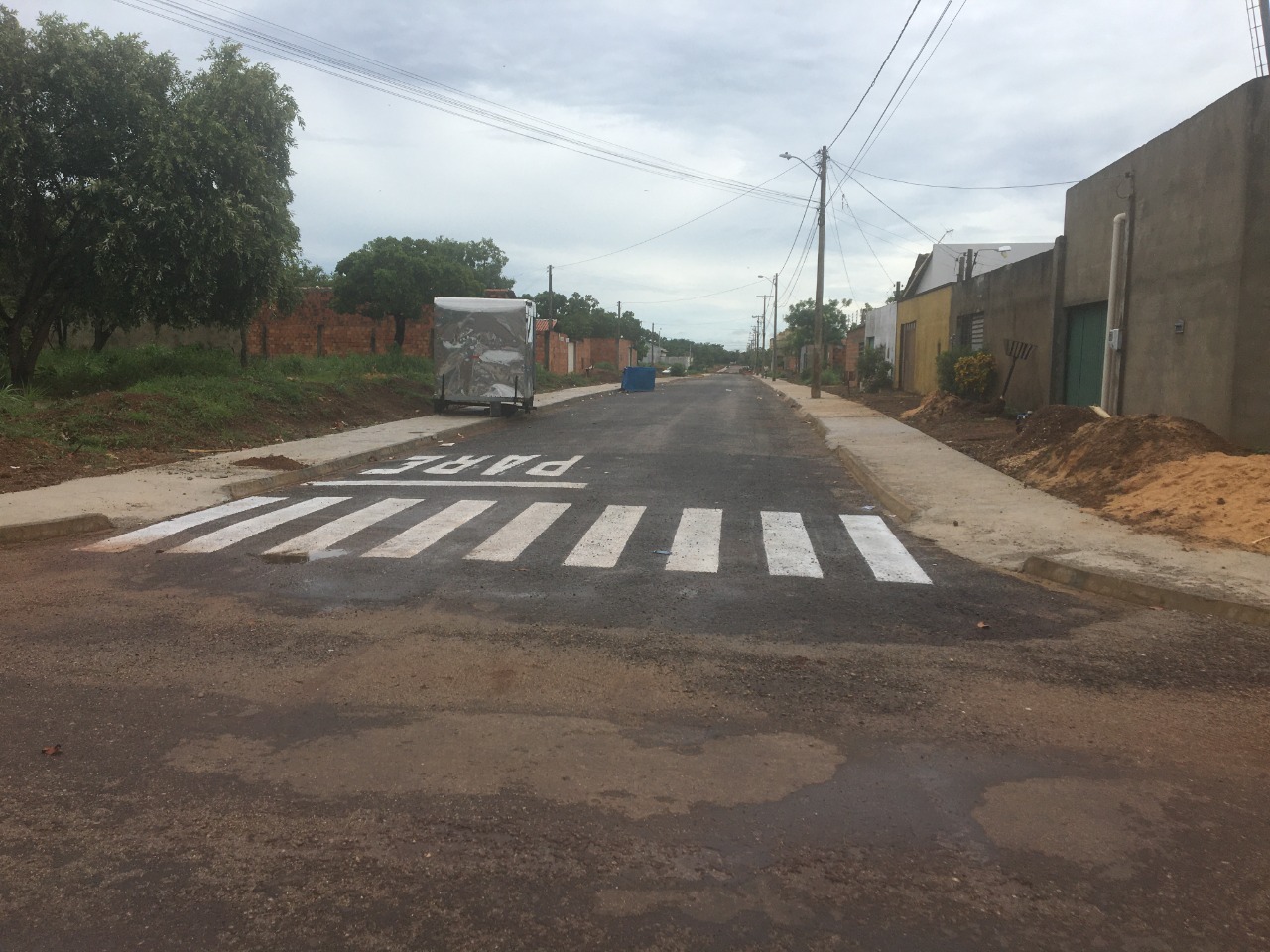 Sinalização viária e serviços complementares são executados nos setores Lago Sul e Janaína