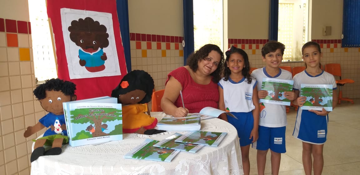 Professora da Rede Municipal de Ensino lança livros e realiza tarde de autógrafos na Escola Anne Frank