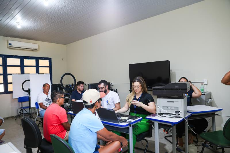 No Jardim Taquari, 150 palmenses emitiram ou regularizaram 1º via do título de eleitor no Juventude Cidadã