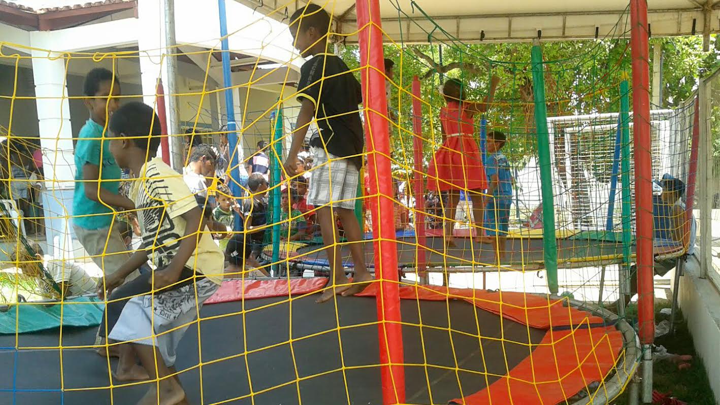 Crianças participam de brincadeiras e de atividades educativas em alusão ao Dia das Crianças no Cras