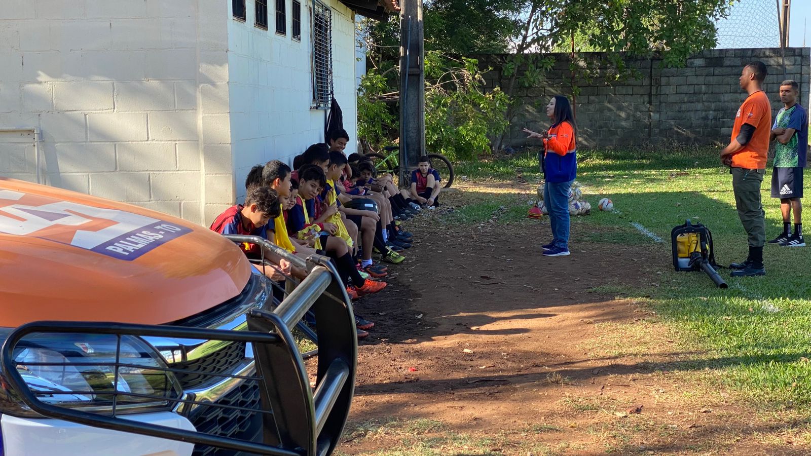 Alunos da Associação Atlética Atenas  participaram  da  atividade educativa  que  abordou sobre os riscos das queimadas e como se prevenir durante um incêndio -  Foto: divulgação