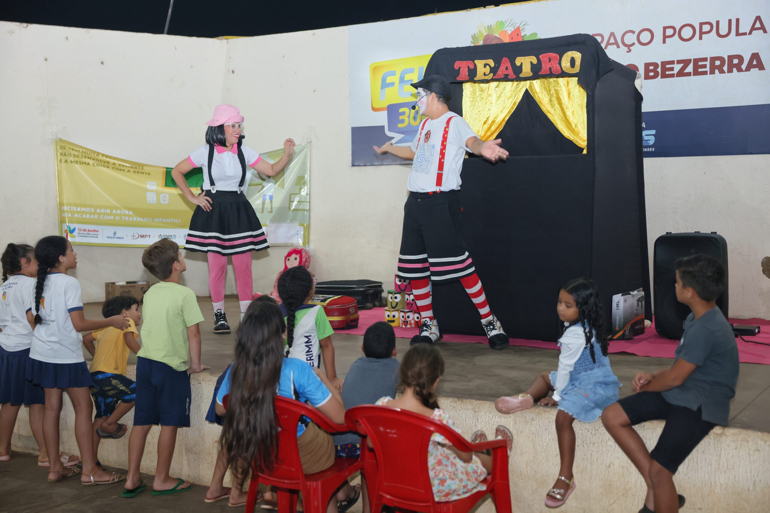 Campanha Criança Segura e Feliz leva mensagem contra trabalho infantil à Feira da 304 Sul em Palmas