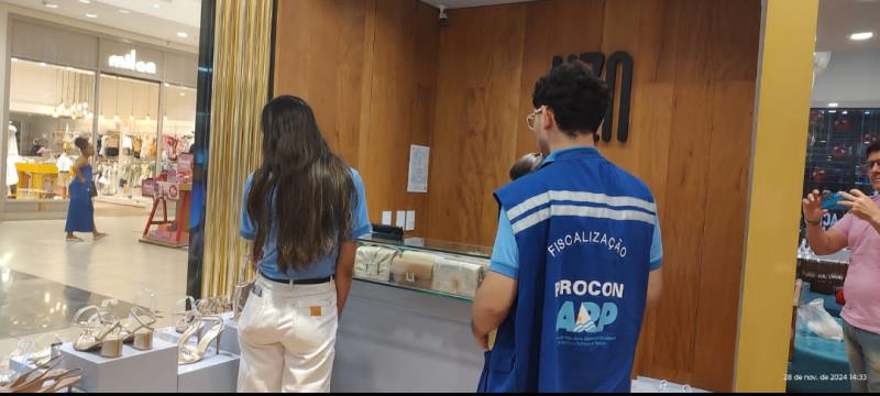 Procon Municipal de Palmas promove ação pré-Black Friday e orienta consumidores