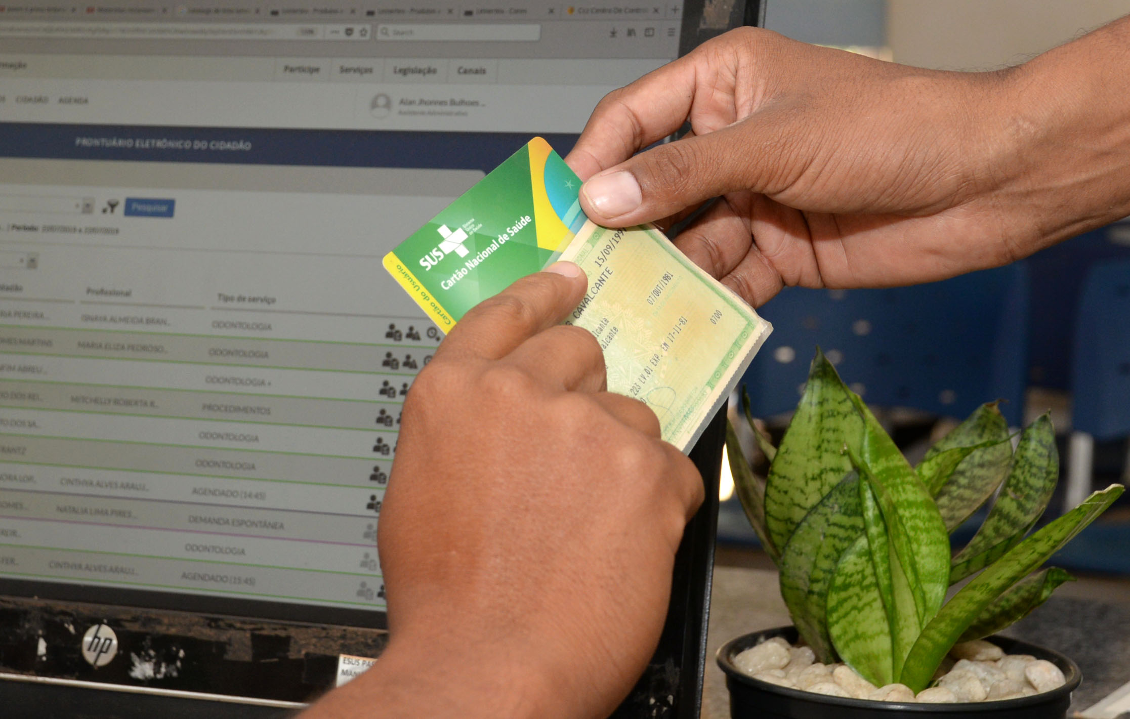 Usuários devem levar documento de identificação com foto para atendimento nas UPAs e Centros de Saúde de Palmas