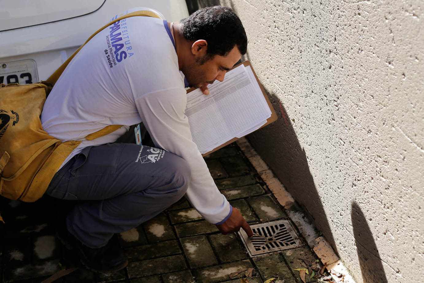 Semus mobiliza moradores da Arno 42 para combater o Aedes aegypti