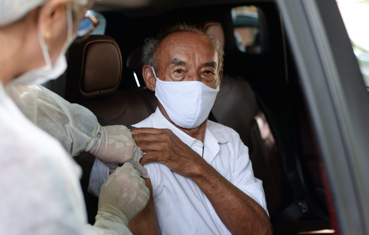 Em dois dias de mobilização, Prefeitura de Palmas imuniza mais de 4,5 mil idosos