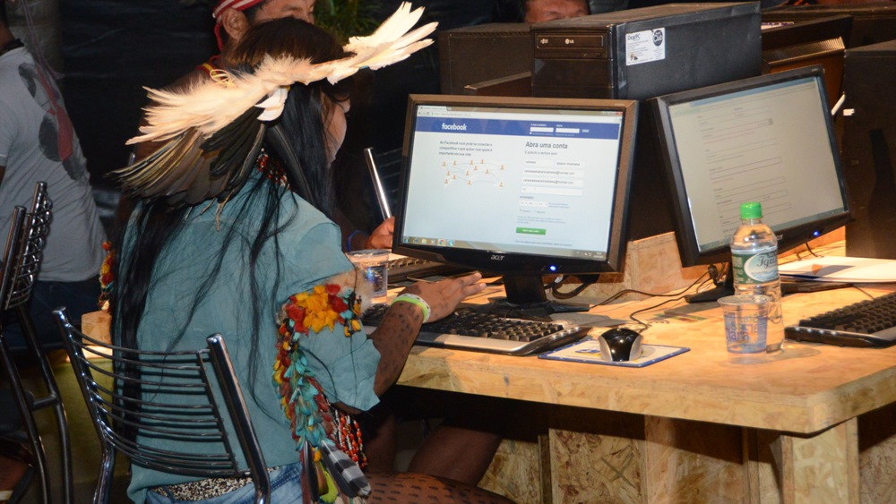 Indígenas participam de cursos sobre ferramentas digitais