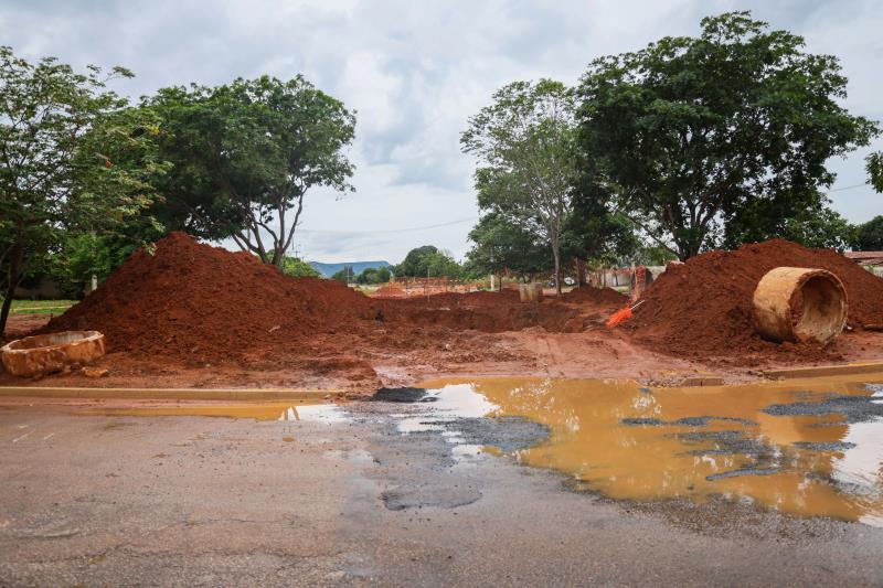 Obra de drenagem e pavimentação da LO-21 será retomada após período chuvoso