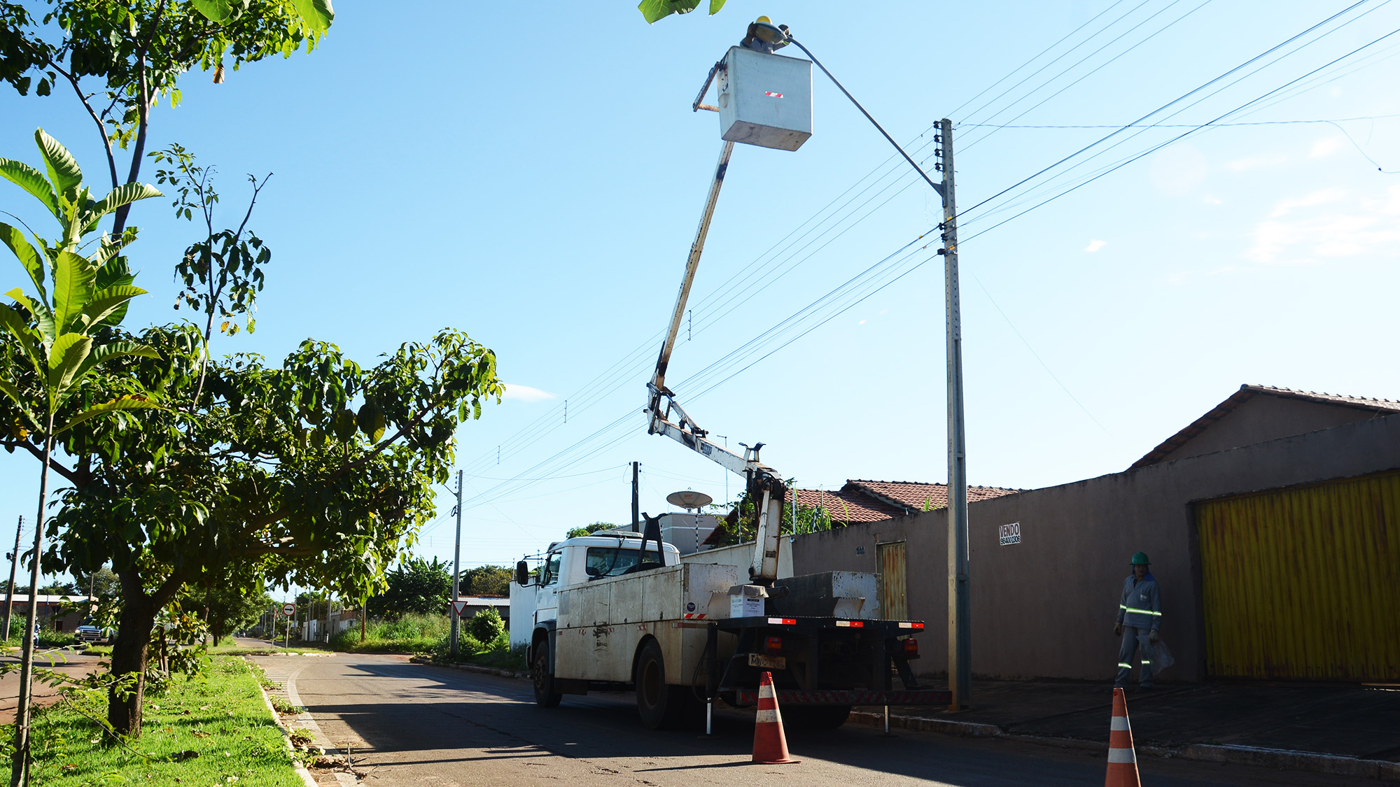 Trabalhos de obras, manutenção e limpeza pública seguem durante isolamento social em Palmas
