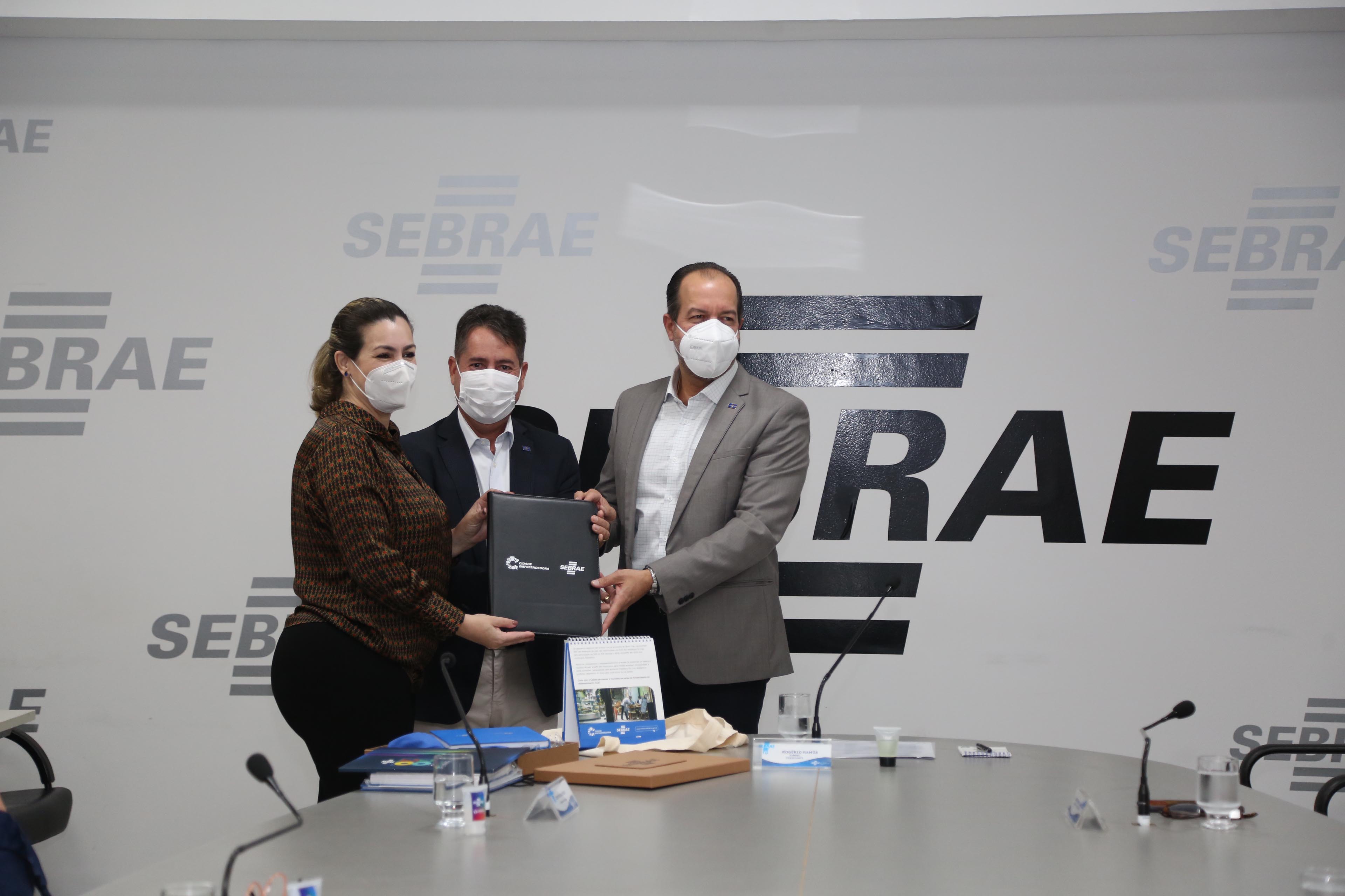 Prefeitura e Sebrae firmam parceria para implantação do programa ‘Cidade Empreendedora’