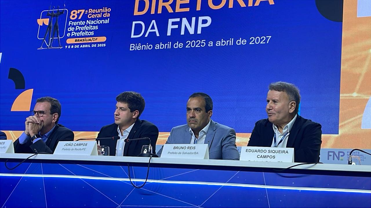 Prefeito de Palmas toma posse na Frente Nacional de Prefeitas e Prefeitos e destaca contribuição à causa animal