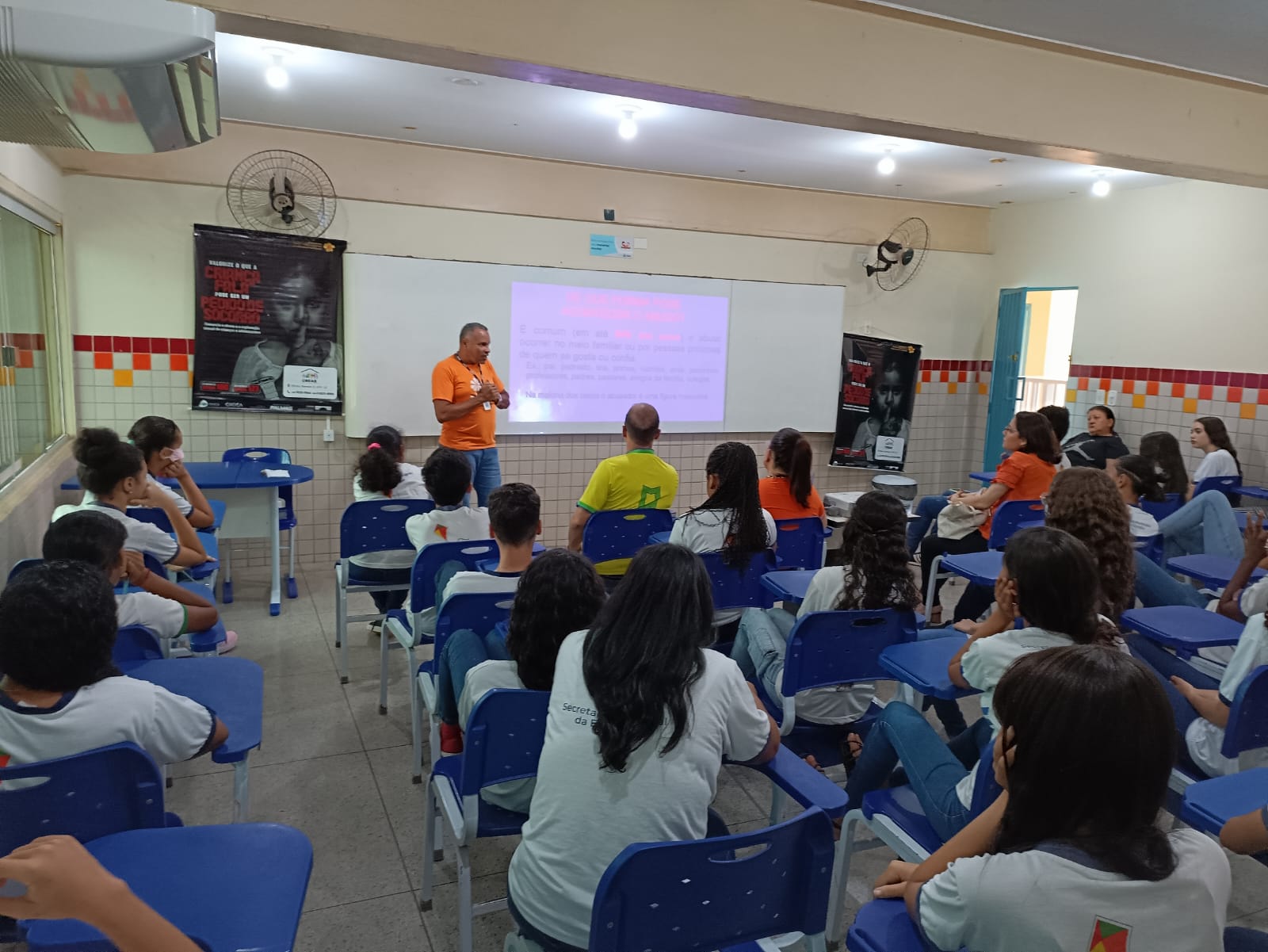 Palestras em unidades escolares abordam combate ao abuso e exploração sexual de crianças e adolescentes