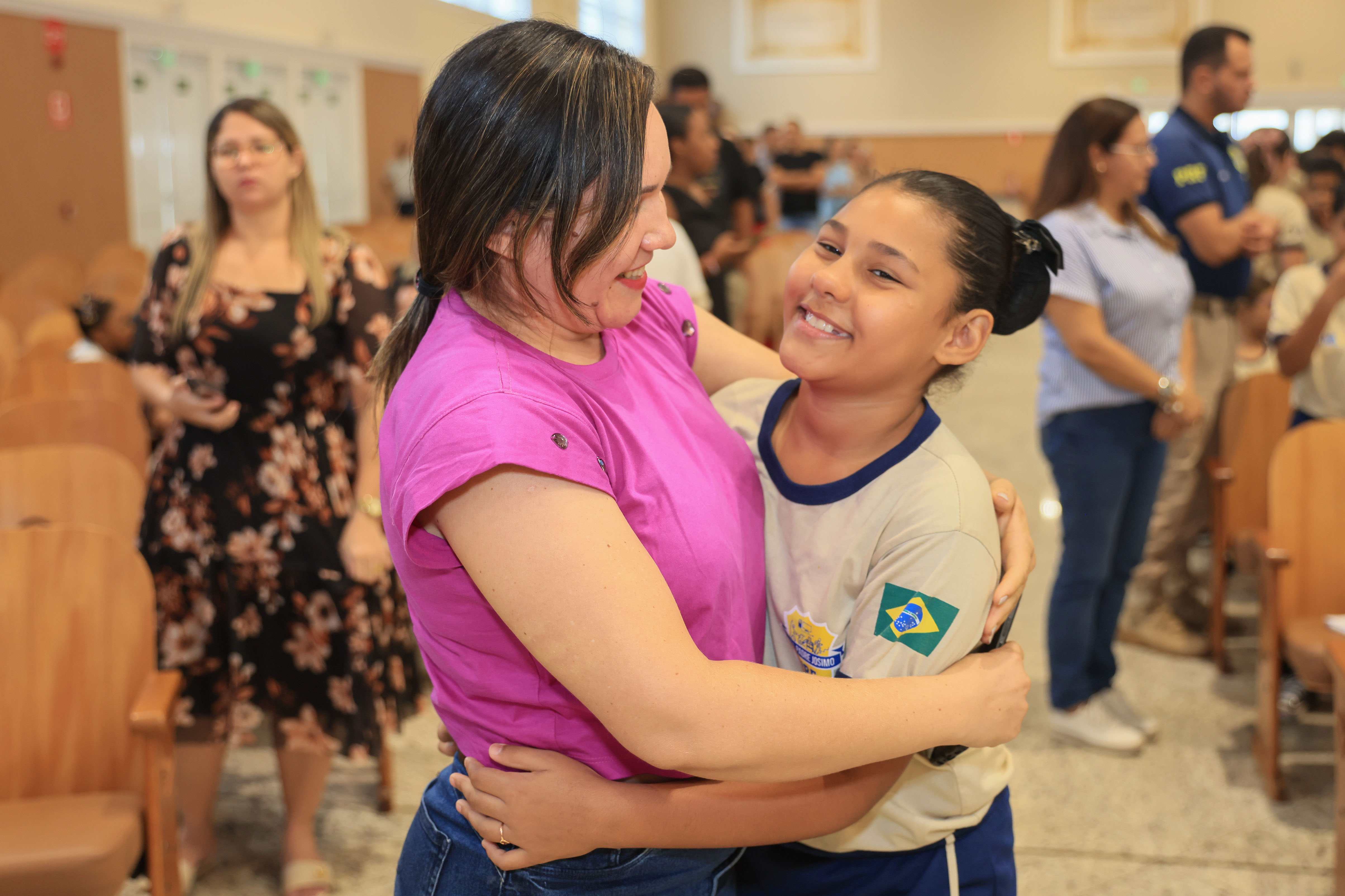 Laize Franciele Silva, mãe do estudante da ETI Padre Josimo, Emanuelle Oliveira Almeida, celebrou a dedicação da filha e também o prêmio recebido pela melhor redação da sua escola