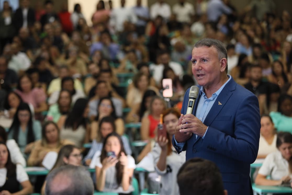 Em sua fala, o prefeito Eduardo Siqueira Campos reforçou a relevância da realização do processo seletivo como forma de valorização da carreira e da qualidade da Educação