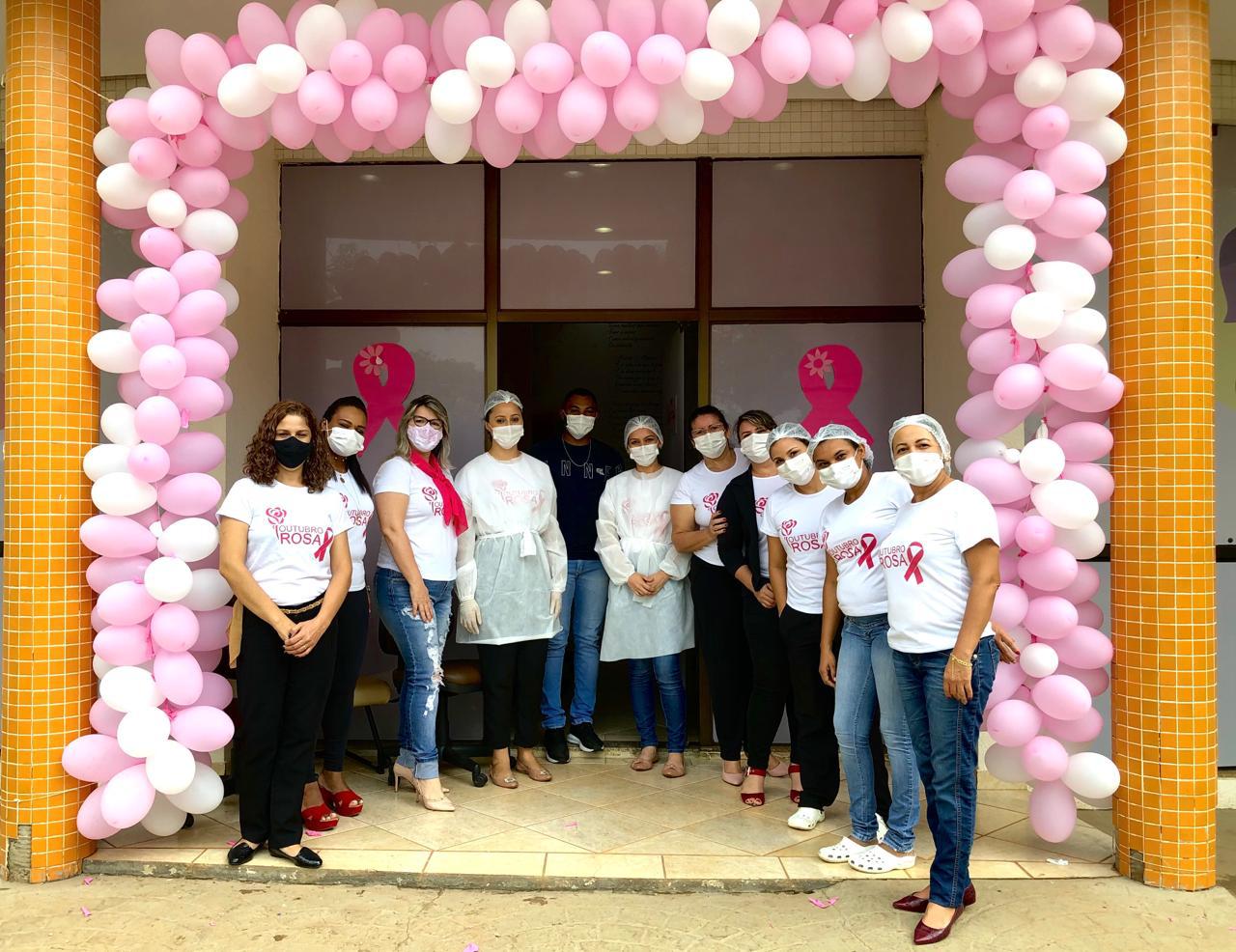 Ação alusiva ao Outubro Rosa realiza exame preventivo e teste rápido em mulheres atendidas pelo Centro Flor de Lis
